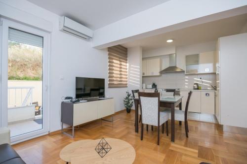 Duplex Apartment Vita Split, near Žnjan Beach