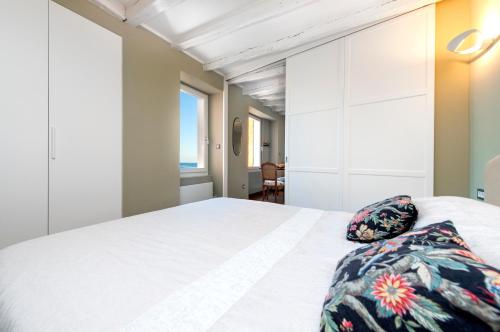 Mediterraneo Seaview Apartments