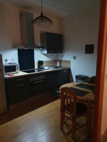 Una cocina o zona de cocina en Les Néréides