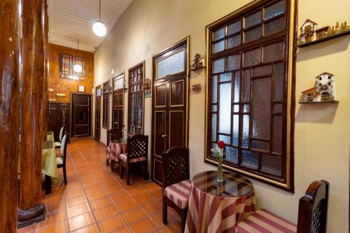Χώρος καθιστικού στο Hotel Majestic 1 Centro histórico Cuenca