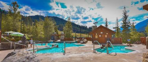 Hearthstone Townhomes by FantasticStay