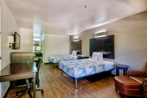 Postel nebo postele na pokoji v ubytování Motel 6-Arlington, TX