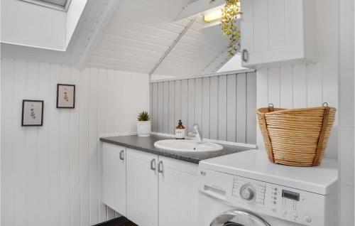 Ванна кімната в Pet Friendly Home In Vordingborg With Wifi
