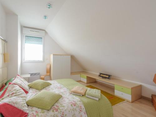 Postel nebo postele na pokoji v ubytování Appartement Châtelaillon-Plage, 4 pièces, 6 personnes - FR-1-535-38