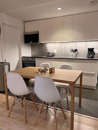 Modern Luxury Escape 2bd/2ba – Photos 3