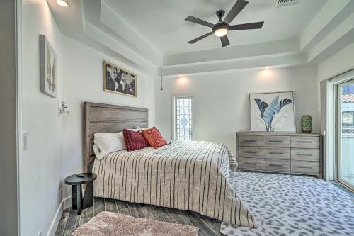 Katil atau katil-katil dalam bilik di Spacious Parker House on the Colorado River!