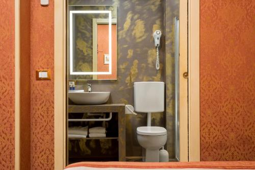 Hotel Conterie Image