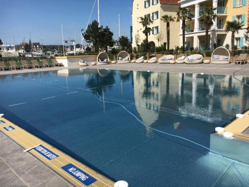 Piscina en o cerca de Presqu île de la touques deauville N 3404