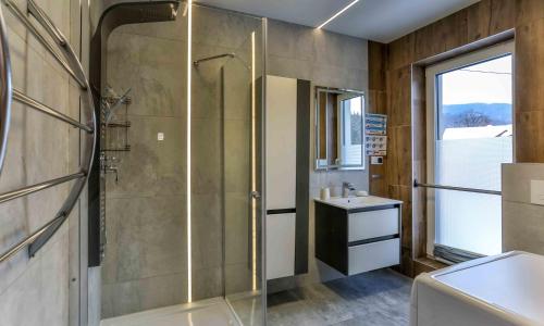 Ένα μπάνιο στο Apartament Led Sonoma