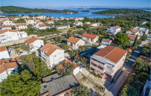 Beautiful Apartment In Zdrelac With Wifi And 2 Bedrooms