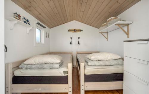Ένα ή περισσότερα κρεβάτια σε δωμάτιο στο Gorgeous Home In Otterup With Kitchen