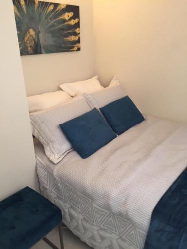 Posteľ alebo postele v izbe v ubytovaní CANNES APPARTEMENT D EXCEPTION VUE MER