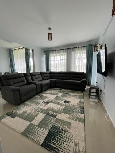 Zoe Homes 1br and 2br Apartment Greypoint 406にあるシーティングエリア