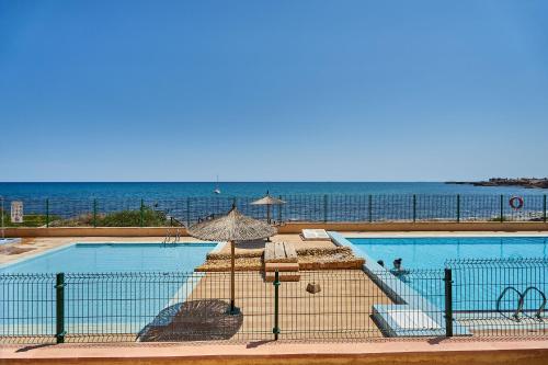 Espanhouse Martina First line sea view apartment with pool