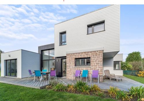 Villa 4 étoiles à 50M la plage tranquille et lumineuse à TREGASTEL - Réf 135