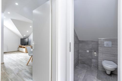 Bilik mandi di Apartman Vedro Polje