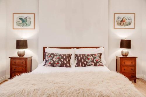 Katil atau katil-katil dalam bilik di Princes Villa - large fully Self Contained Flat, 5 minutes from the sea
