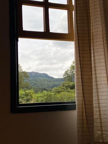 Pemandangan gunung umum atau pemandangan gunung yang diambil dari inn ini