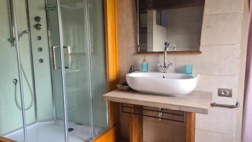 Bilik mandi di La Maison Deux