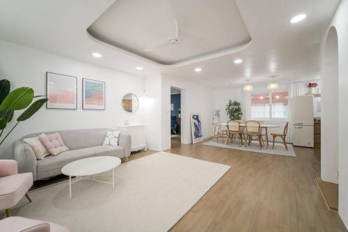 Split Level House in Hongdae