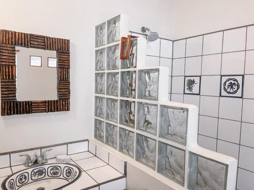 Galería fotográfica de The Happy Coconut Resort en Tola