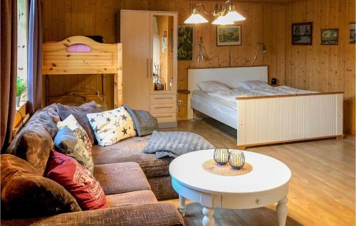 Ένα ή περισσότερα κρεβάτια σε δωμάτιο στο Lovely Home In Rda With House Sea View