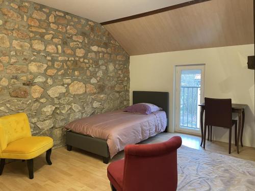 Gîte Sauvagny, 3 pièces, 8 personnes - FR-1-489-431 객실 침대