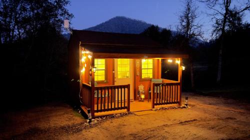 Off-Grid 1-Bed Cabin in Yokuts Valley – Photos 3