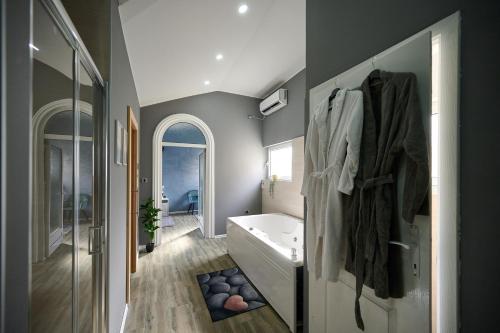 VANIMI lux apartmaniにあるベッド