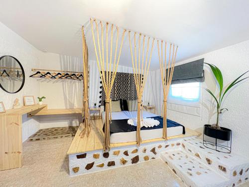 a room with a swing bed in a room at LA Casa Di Lusso N7 -Adults Only in Kolymbia