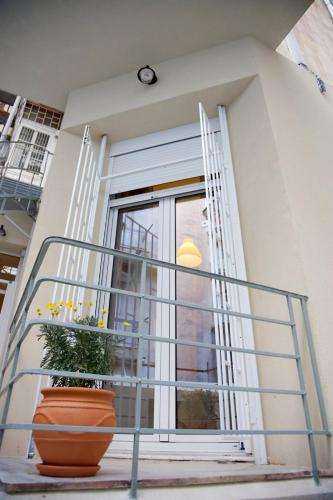 Aroura Neoclassical Home 3BR 2BA