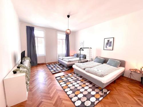 Brand New Spacious & Stylish Aptmt in City-Centre