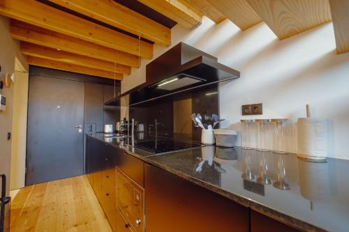 Elegant Downtown Apartment by Vacationy