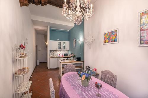 Kuchyňa alebo kuchynka v ubytovaní White & Gold Suite Verona