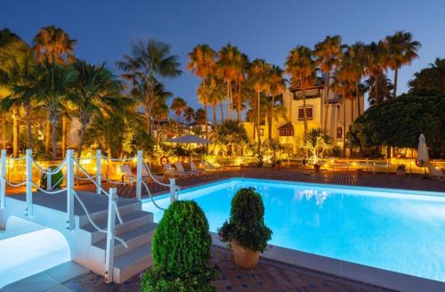 PUENTE ROMANO LUXURY PENTHOUSE, Beachside & Sea Views