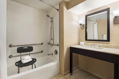 Crowne Plaza Cleveland at Playhouse Square, an IHG Hotel Image
