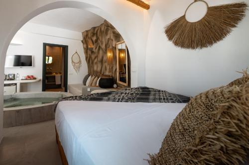 Postel nebo postele na pokoji v ubytování Sandaya Luxury Suites
