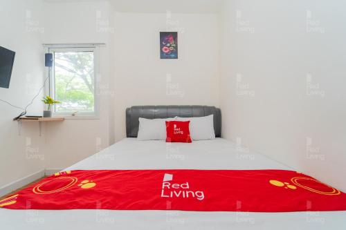 Letto o letti in una camera di RedLiving Apartemen Aeropolis - Ivan Tower AR1
