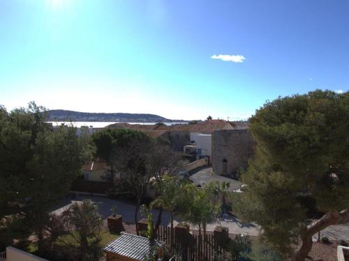 Appartement T1 mezzanine avec balcon, clim, wifi et garage - FR-1-553-195