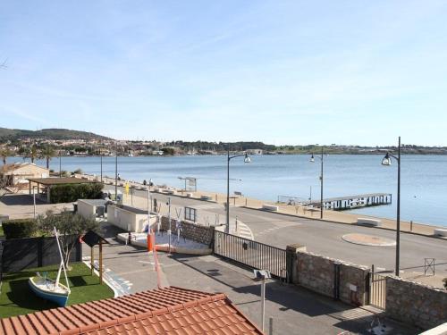 Charmant T1 Mezzanine, Clim, Vue Thau - FR-1-553-210