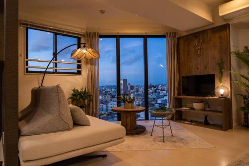 Μια τηλεόραση ή/και κέντρο ψυχαγωγίας στο The Penthouse Ginowan