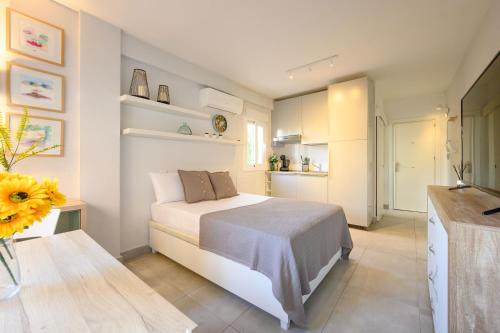 Studio, city center by 10ToSea