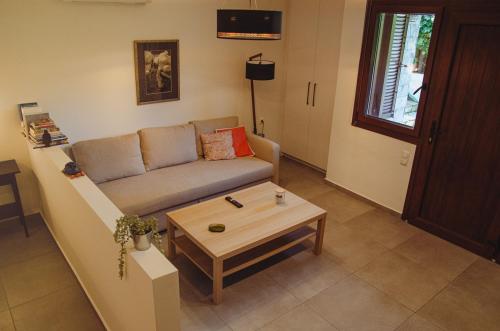 Gallery image of Μαϊστρος House in Agios Ioannis Pelio