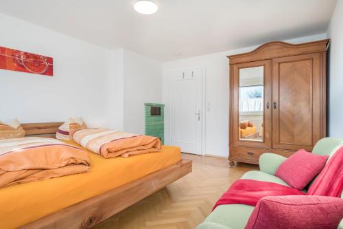 A bed or beds in a room at Thurnher