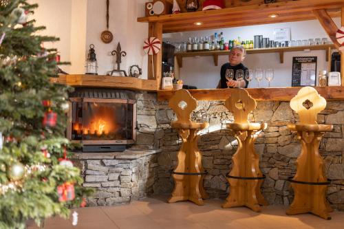 Foto dalla galleria di Auberge La maison de Catherine a Puy-Saint-Pierre