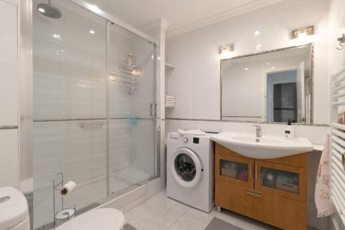 2 bedroom in Carabeo with pool and seaview
