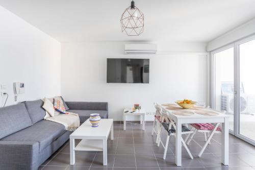 NEW JOLIETTE Comfortable Apartment well located with private parking