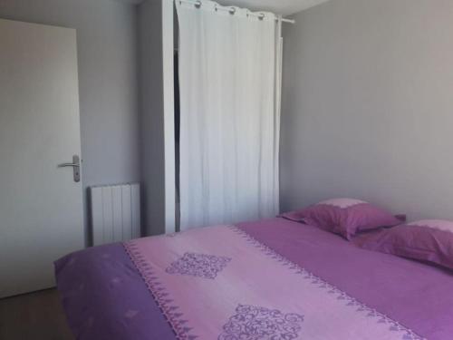 Posteľ alebo postele v izbe v ubytovaní Logement tout neuf avec piscine et bord de mer