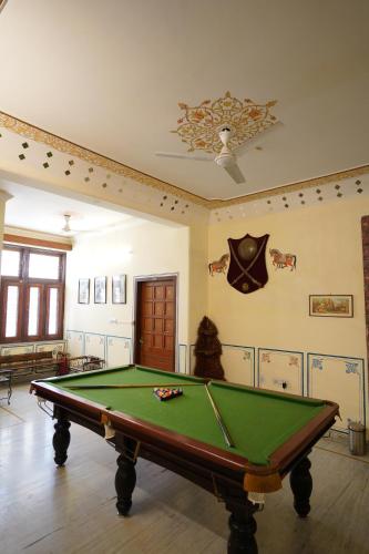 Billard dans l'établissement Hotel Radoli House - A Heritage Hotel