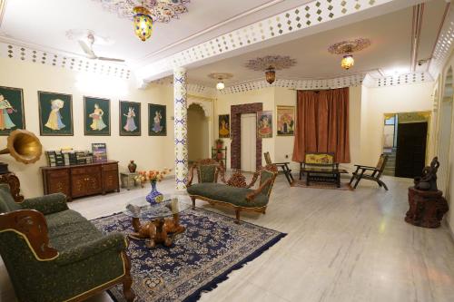Coin salon dans l'établissement Hotel Radoli House - A Heritage Hotel